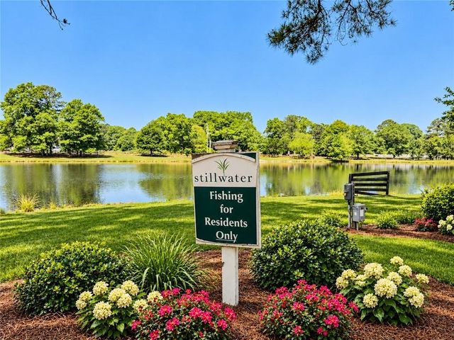 622 Mallard Cove, Loganville, GA 30052