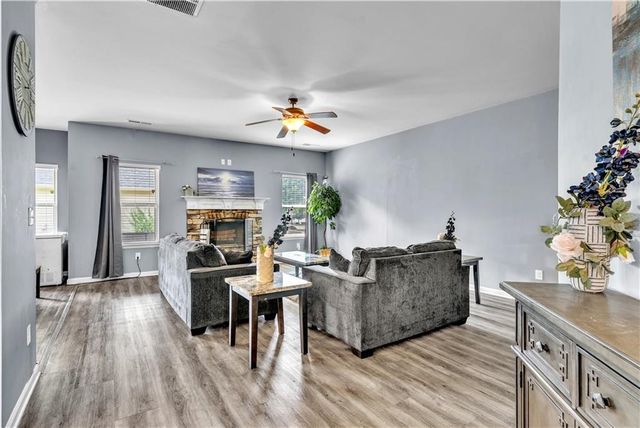 622 Mallard Cove, Loganville, GA 30052