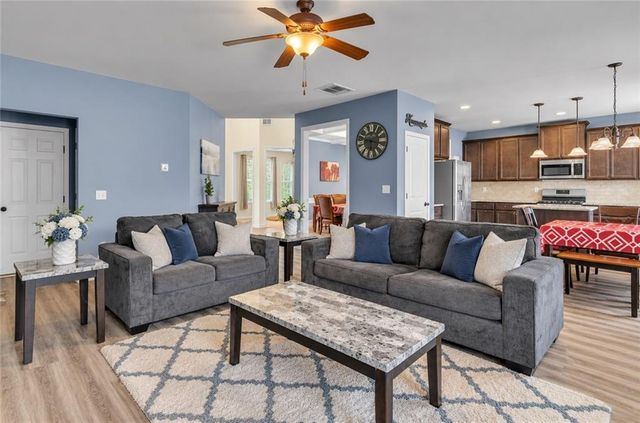 622 Mallard Cove, Loganville, GA 30052