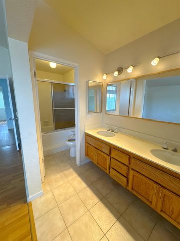 7938 Bucks Harbor Way, Sacramento, CA 95828