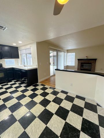 7938 Bucks Harbor Way, Sacramento, CA 95828