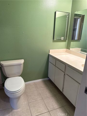 1153 N Dresden 16, Anaheim, CA 92801