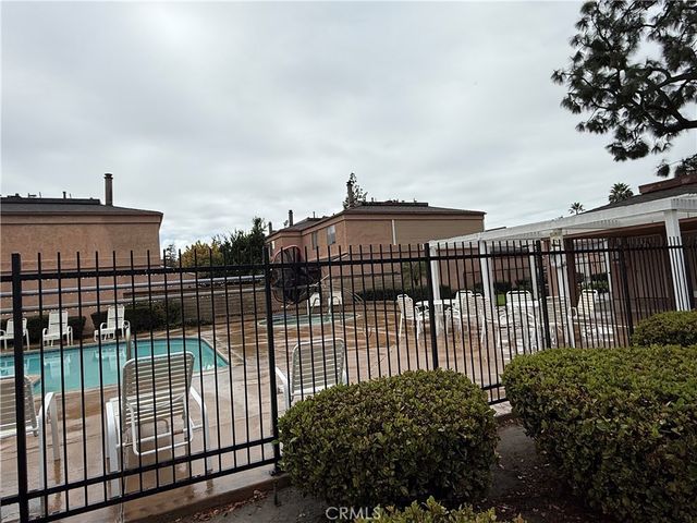 1153 N Dresden 16, Anaheim, CA 92801
