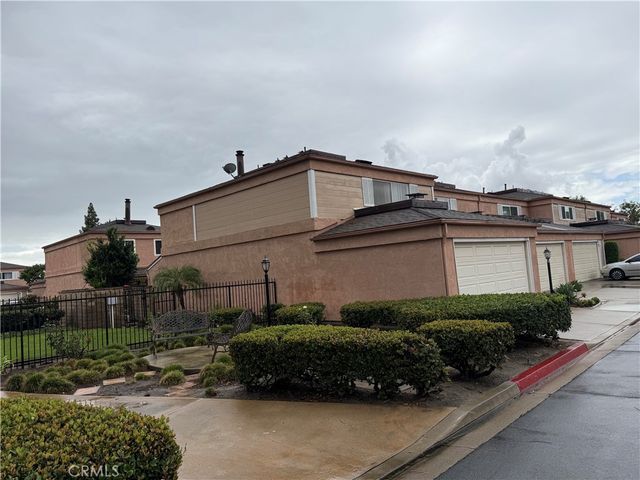 1153 N Dresden 16, Anaheim, CA 92801