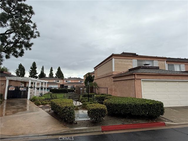 1153 N Dresden 16, Anaheim, CA 92801