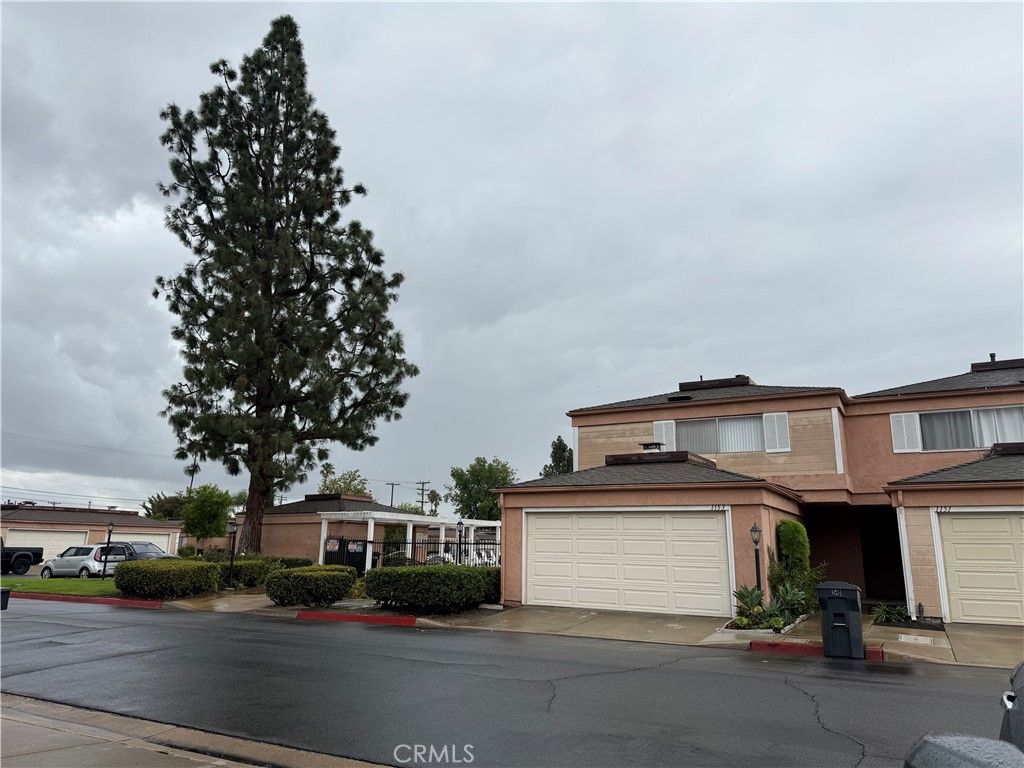1153 N Dresden 16, Anaheim, CA 92801