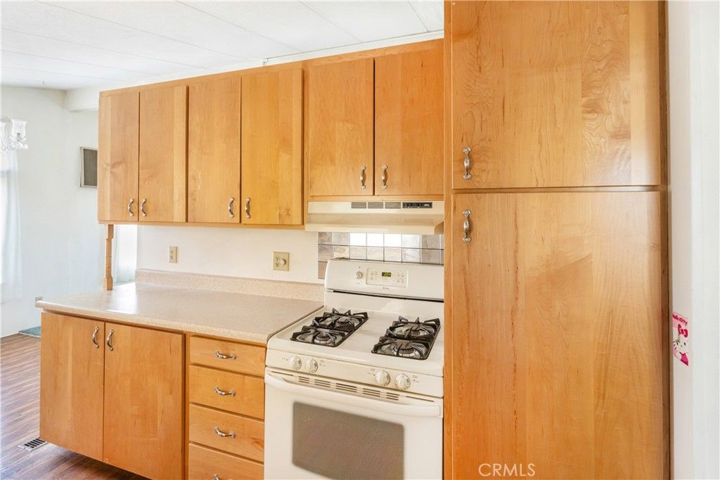 Image 12 of property listing at 13352 Gentian Court, Phelan, CA 92371