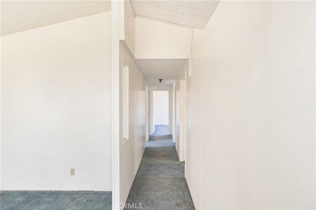 Image 13 of property listing at 13352 Gentian Court, Phelan, CA 92371