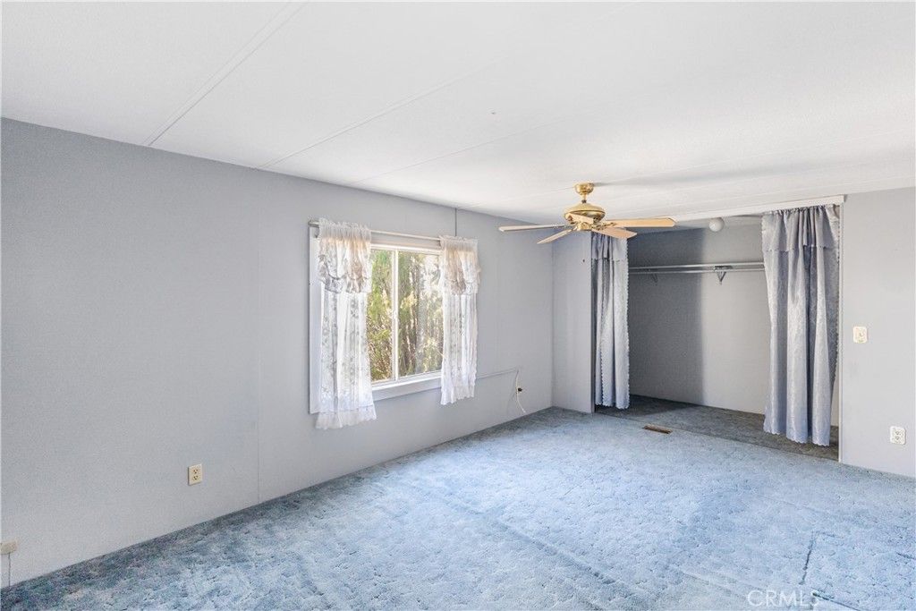 Image 21 of property listing at 13352 Gentian Court, Phelan, CA 92371