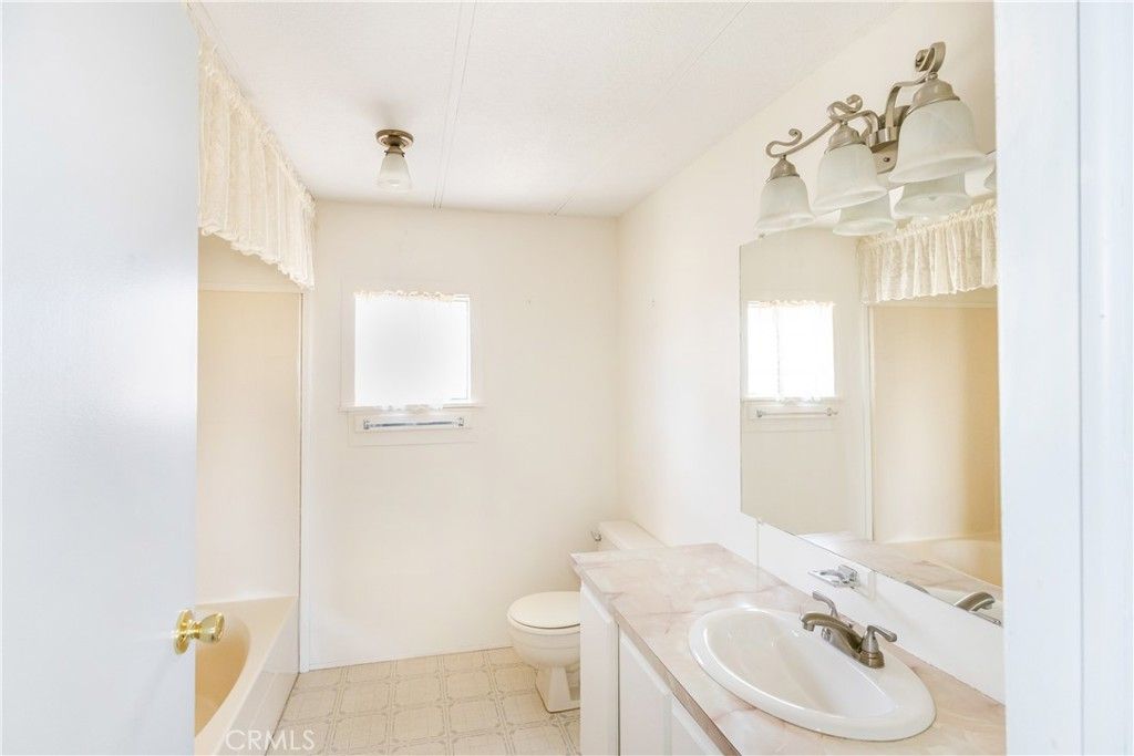 Image 23 of property listing at 13352 Gentian Court, Phelan, CA 92371