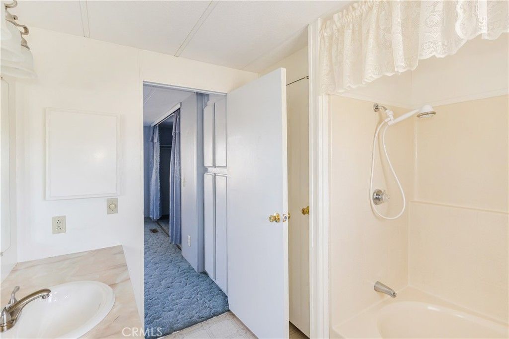 Image 24 of property listing at 13352 Gentian Court, Phelan, CA 92371