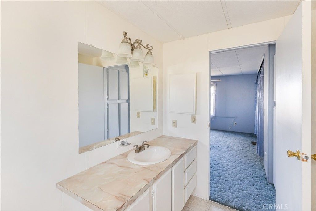 Image 25 of property listing at 13352 Gentian Court, Phelan, CA 92371