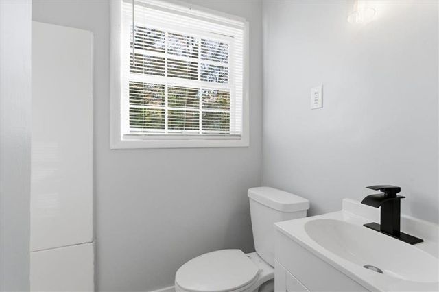 5674 SANDHURST Drive, Forest Park, GA 30297