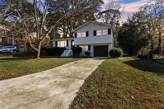 5674 SANDHURST Drive, Forest Park, GA 30297