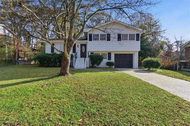 5674 SANDHURST Drive, Forest Park, GA 30297