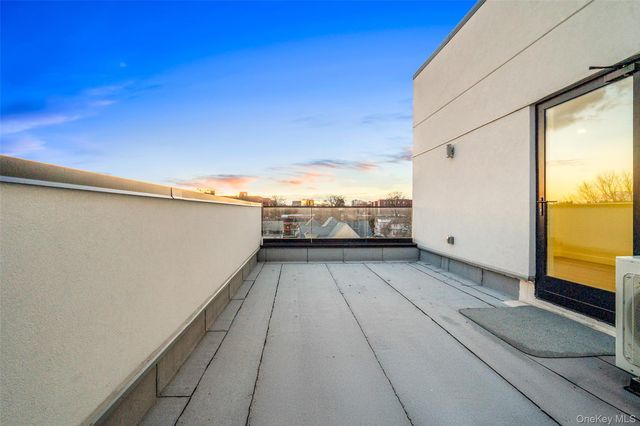 150-02 Northern Boulevard 3B, Flushing, NY 11354