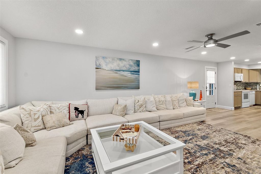 Image 12 of property listing at 809 E 14TH AVENUE, New Smyrna Beach, FL 32169