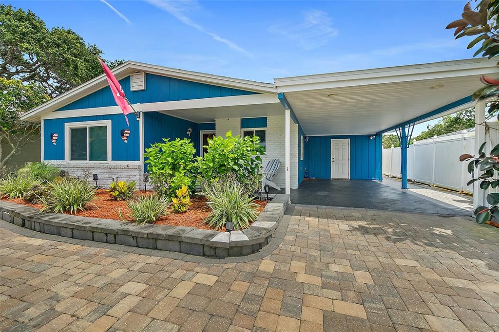 Image 37 of property listing at 809 E 14TH AVENUE, New Smyrna Beach, FL 32169
