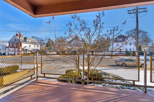 157 Hempstead Avenue B20, Lynbrook, NY 11563