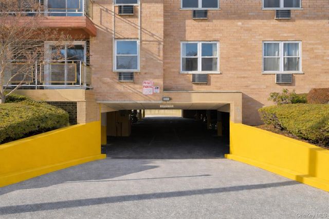 157 Hempstead Avenue B20, Lynbrook, NY 11563