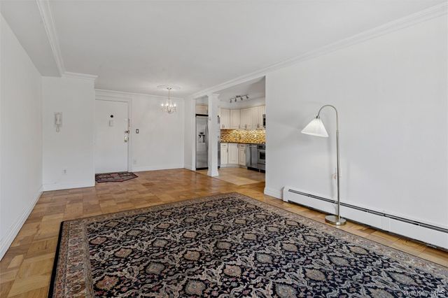 157 Hempstead Avenue B20, Lynbrook, NY 11563