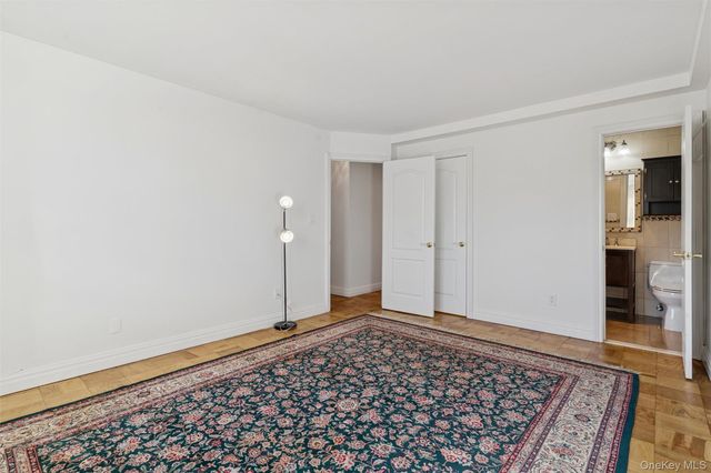 157 Hempstead Avenue B20, Lynbrook, NY 11563