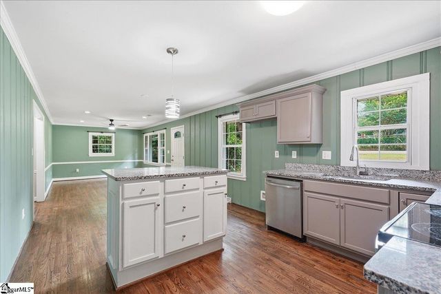 14 Pine Lane, Williamston, SC 29697