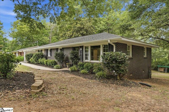 14 Pine Lane, Williamston, SC 29697