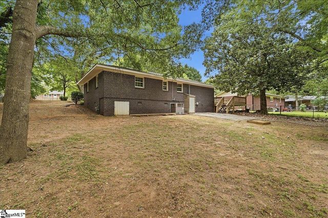 14 Pine Lane, Williamston, SC 29697