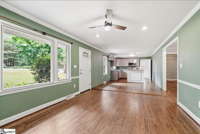 14 Pine Lane, Williamston, SC 29697