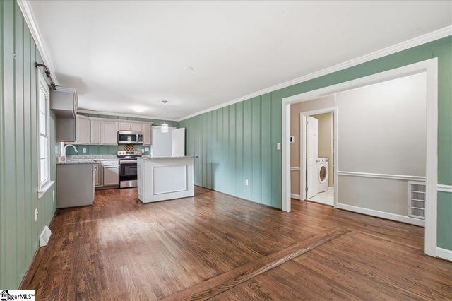 14 Pine Lane, Williamston, SC 29697