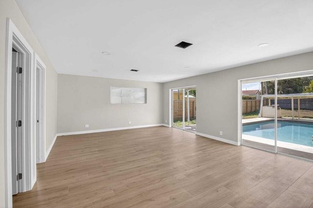 4347 NW 2nd Court, Boca Raton, FL 33431