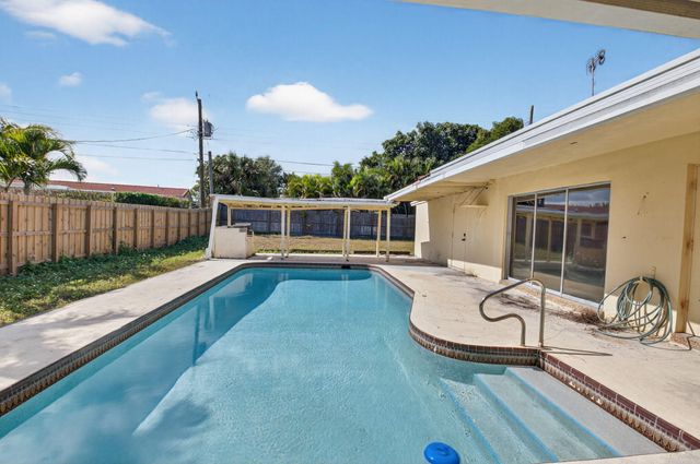 4347 NW 2nd Court, Boca Raton, FL 33431