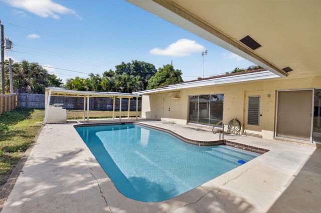 4347 NW 2nd Court, Boca Raton, FL 33431