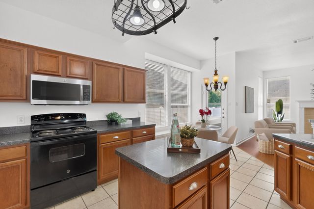 10214 Lakeview Drive, Providence Village, TX 76227