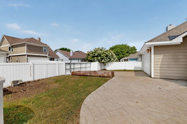 10214 Lakeview Drive, Providence Village, TX 76227