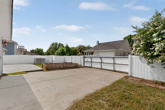10214 Lakeview Drive, Providence Village, TX 76227