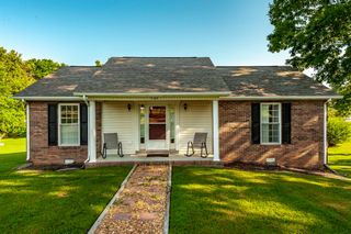 748 E College St, Greenbrier, TN 37073