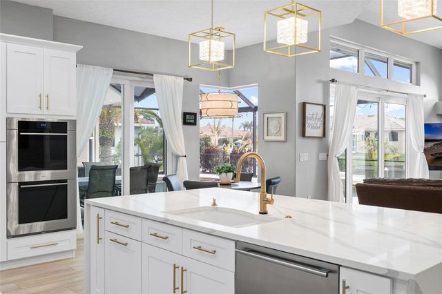 9810 COMPASS POINT WAY, Tampa, FL 33615