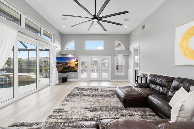 9810 COMPASS POINT WAY, Tampa, FL 33615