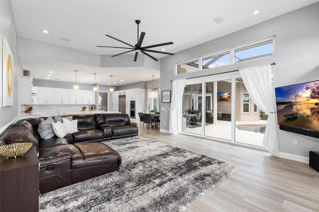 9810 COMPASS POINT WAY, Tampa, FL 33615