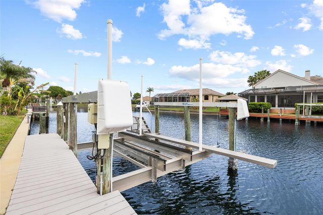 9810 COMPASS POINT WAY, Tampa, FL 33615