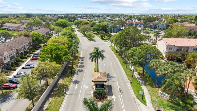 9810 COMPASS POINT WAY, Tampa, FL 33615