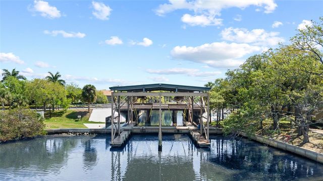 9810 COMPASS POINT WAY, Tampa, FL 33615