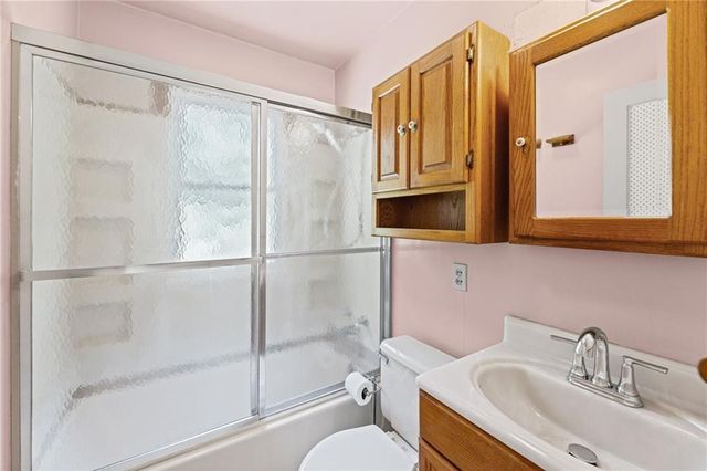 5525 Hadley Street, Merriam, KS 66202