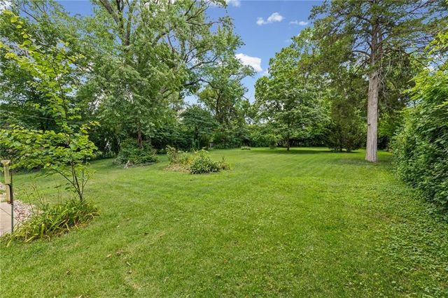 5525 Hadley Street, Merriam, KS 66202