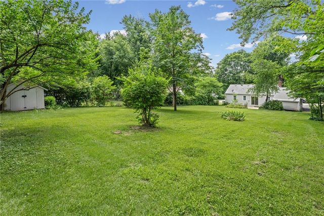 5525 Hadley Street, Merriam, KS 66202