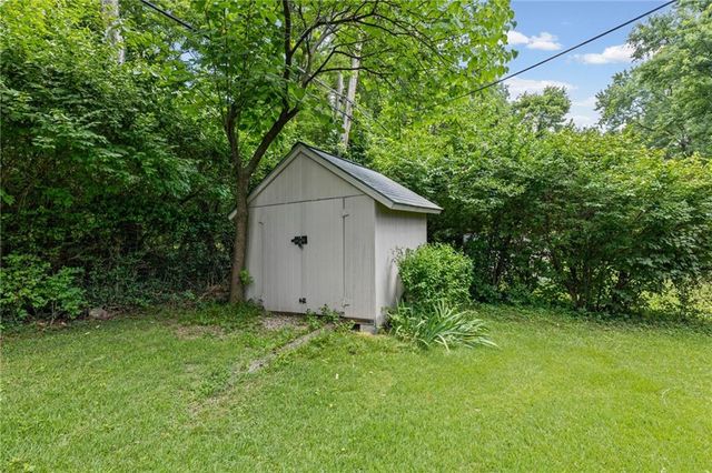 5525 Hadley Street, Merriam, KS 66202