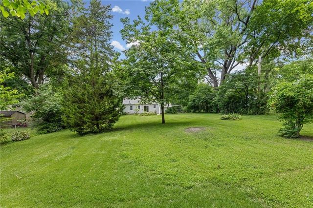 5525 Hadley Street, Merriam, KS 66202