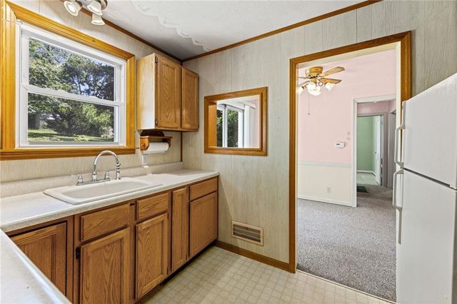 5525 Hadley Street, Merriam, KS 66202